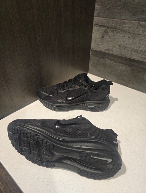 Nike Other - Nike Vomero 18